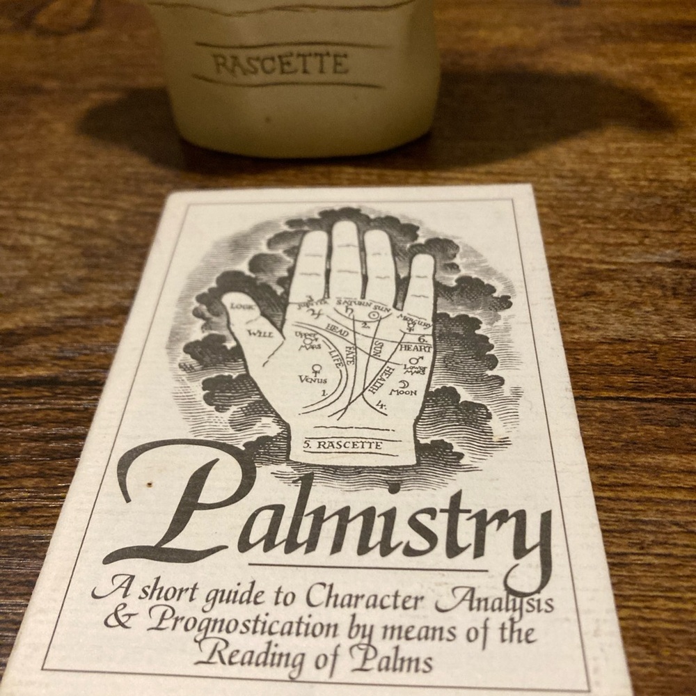 Vintage ceramic Palmistry hand stature with instruction booklet - Picture 2 of 10
